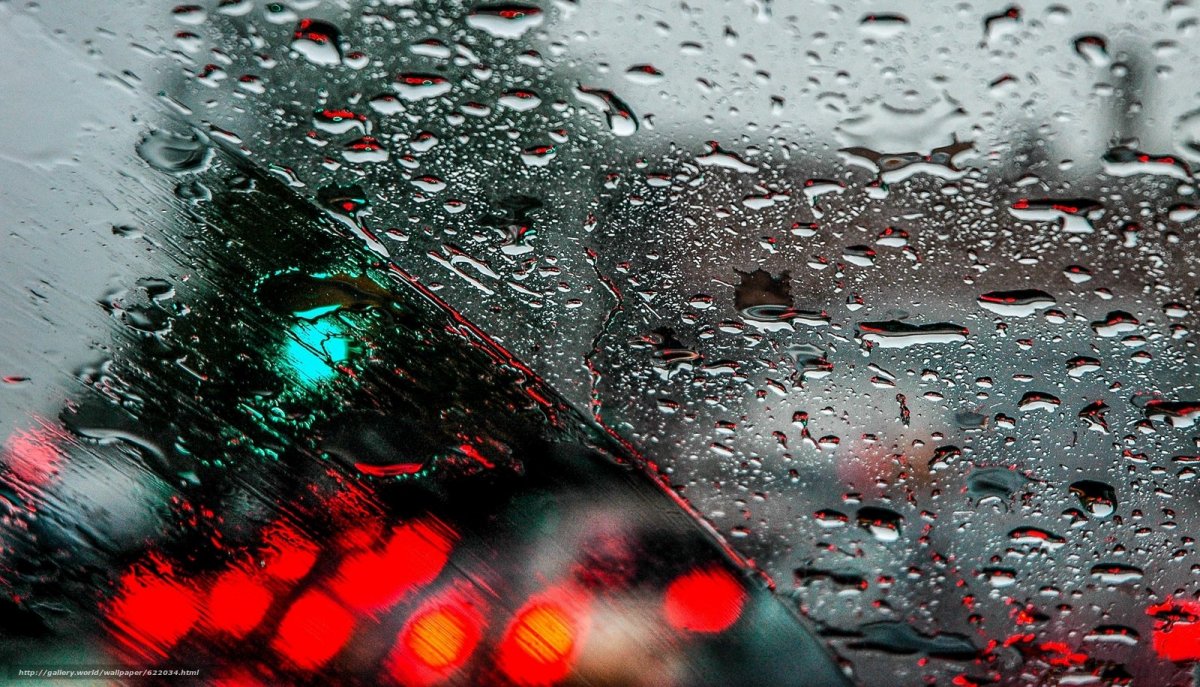 Мокрое стекло машины