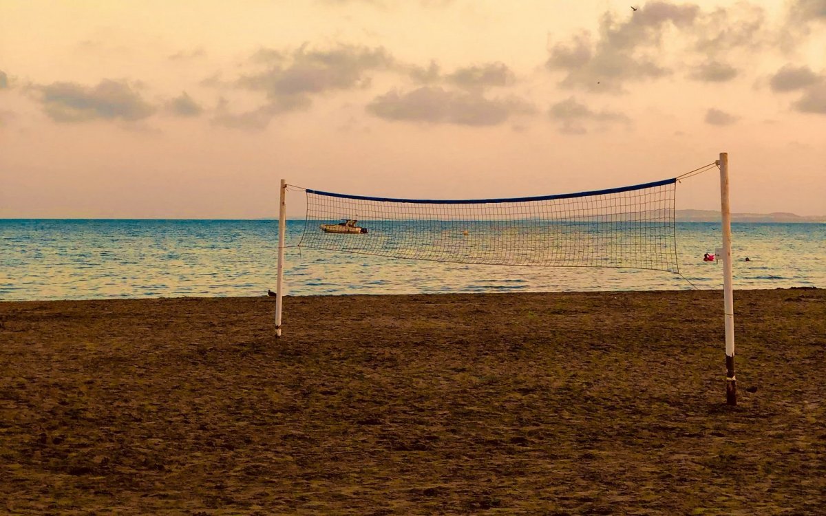 Волейбольная сетка на пляже