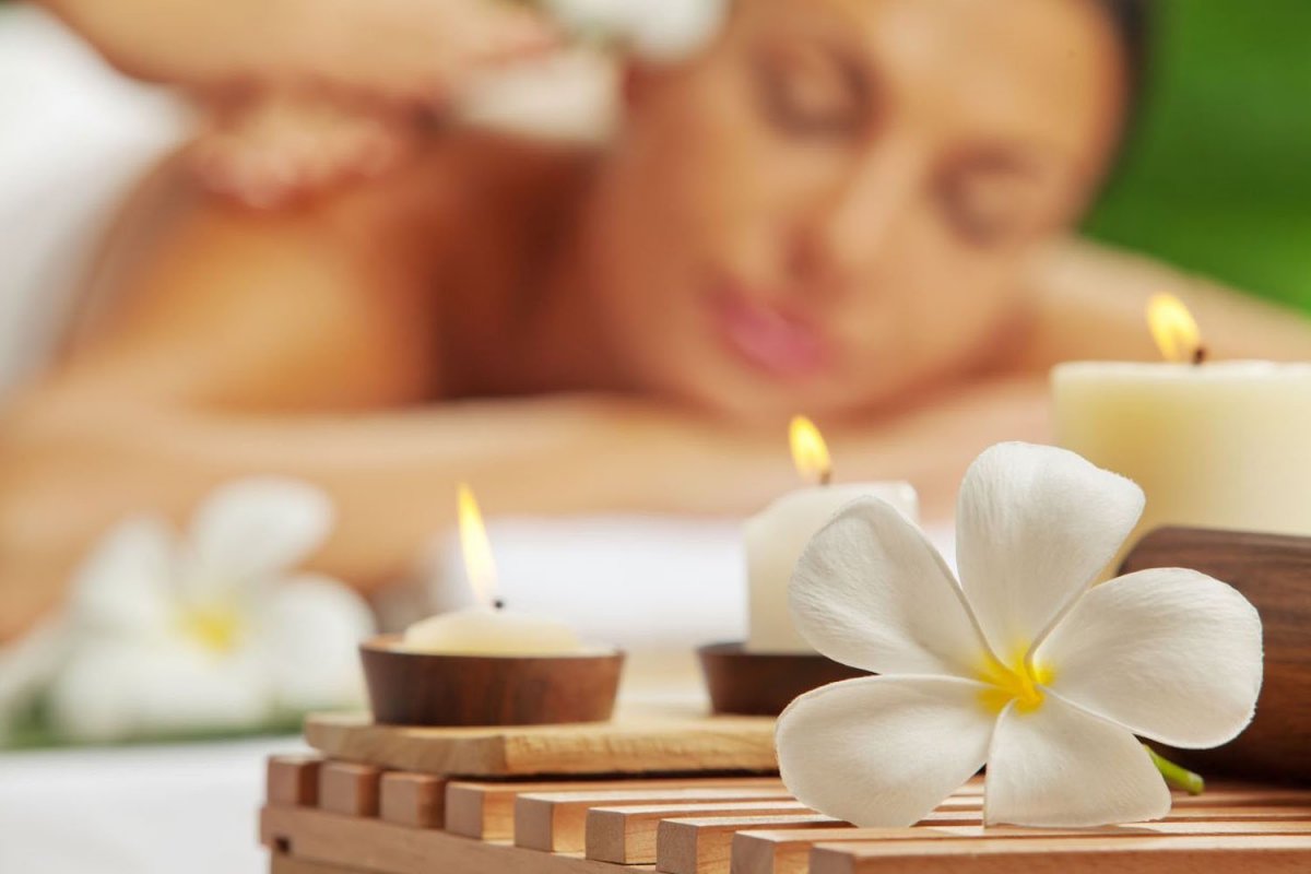 Бежевый фон массаж