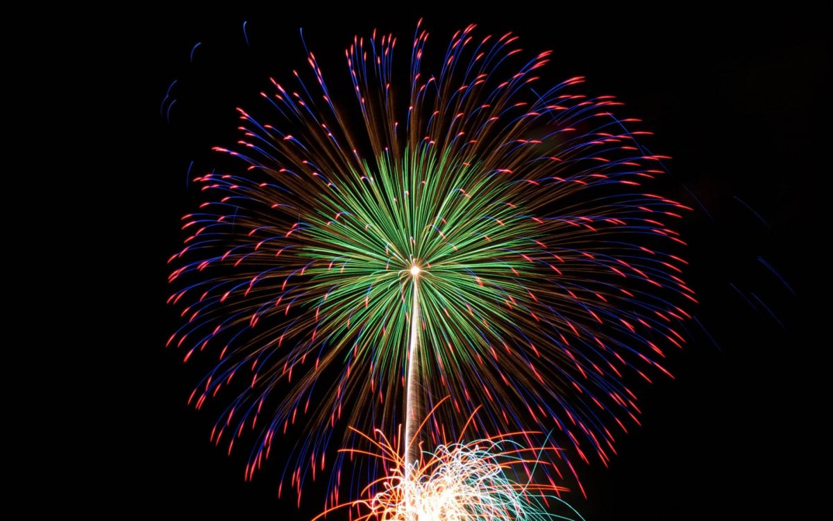 Заставка фейерверк