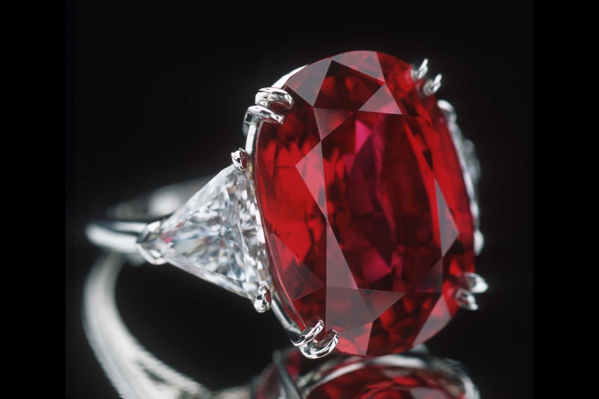 Рубин красный Яхонт