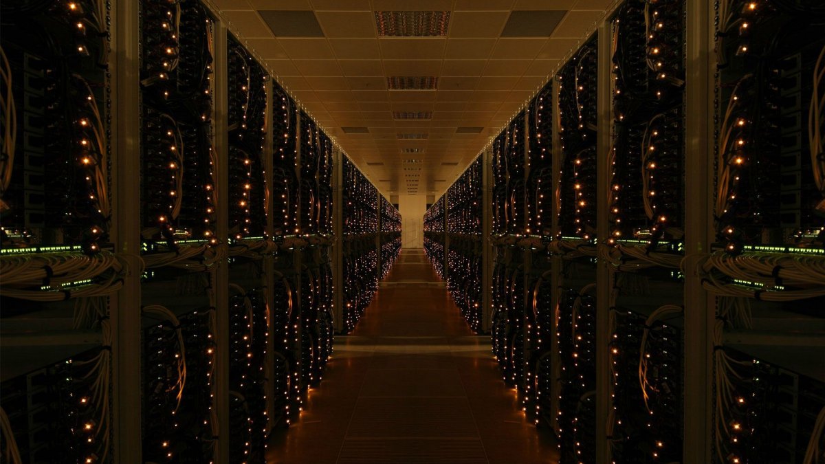 Сервера Дата центр 1920х700