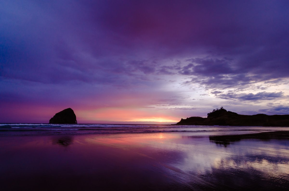 Красивый фиолетовый закат