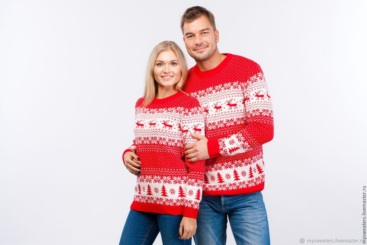 Новогодний свитер с оленями