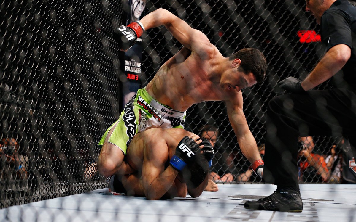 Бойцы на фоне юфс