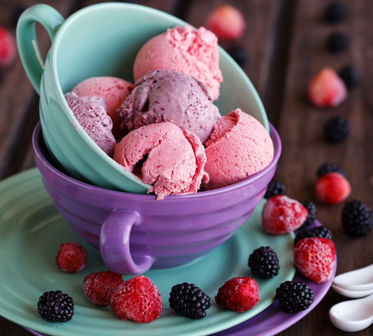 Десерт мороженое