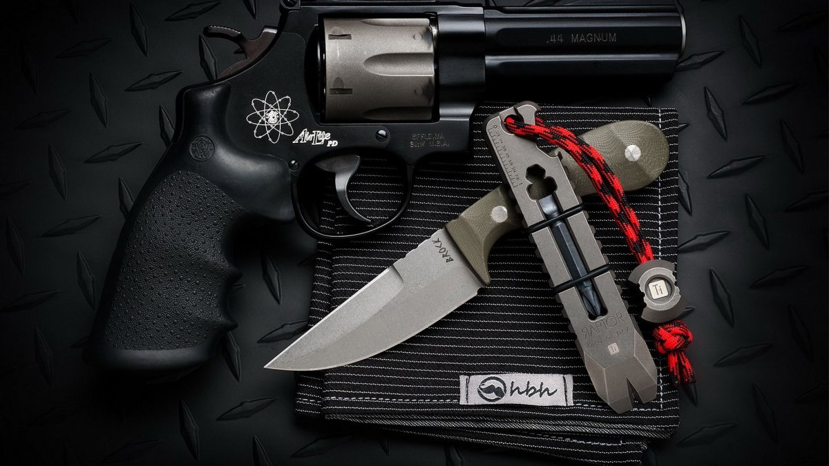 Нож пистолет