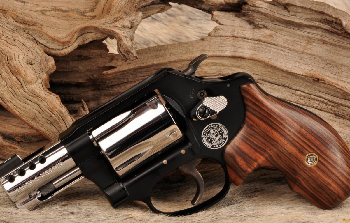 Оружие Смит и Вессон