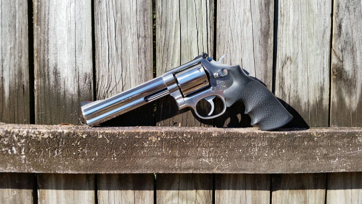 Револьвер обои