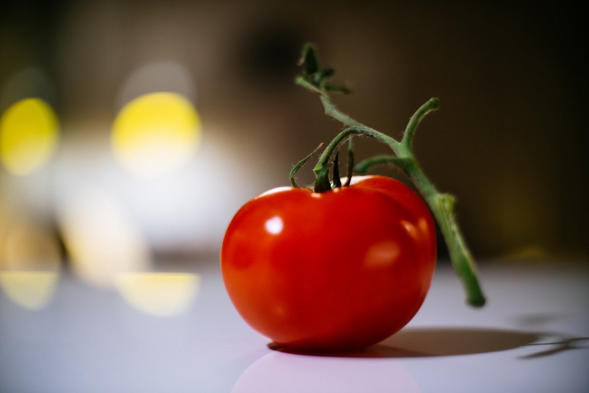 Помидоры на столе