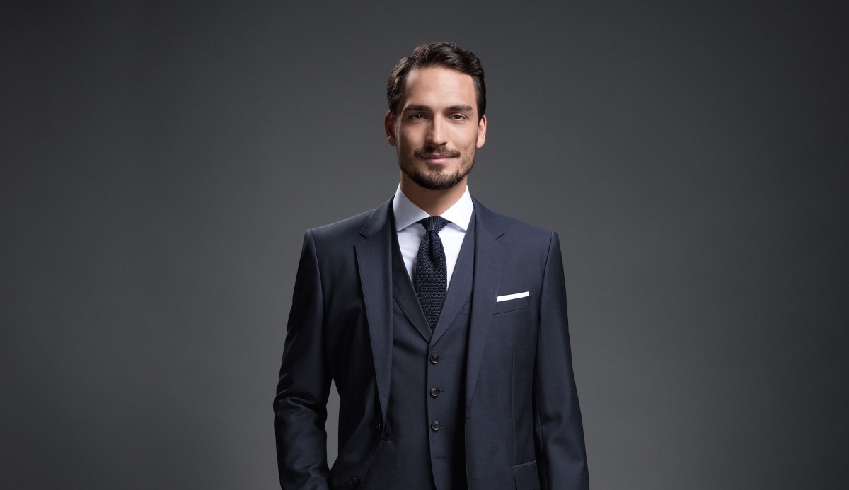 Хуммельс в костюме