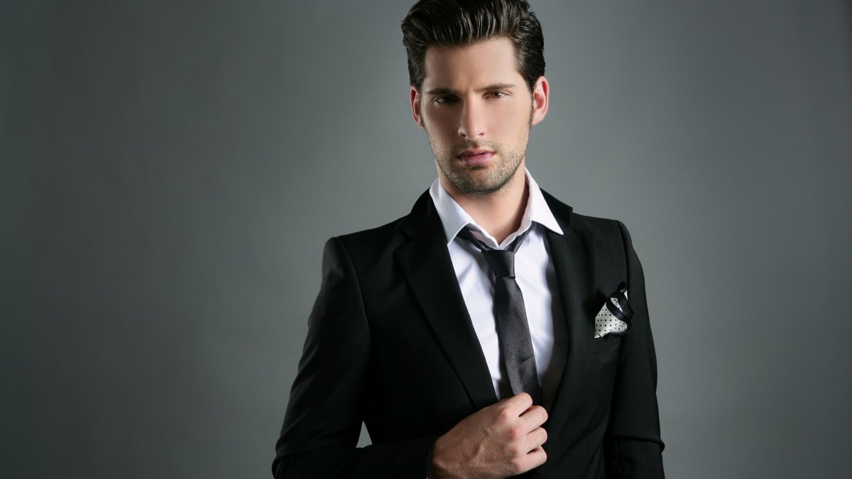 Мужчина в костюме