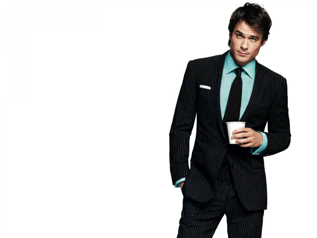 Йен Сомерхолдер в костюме