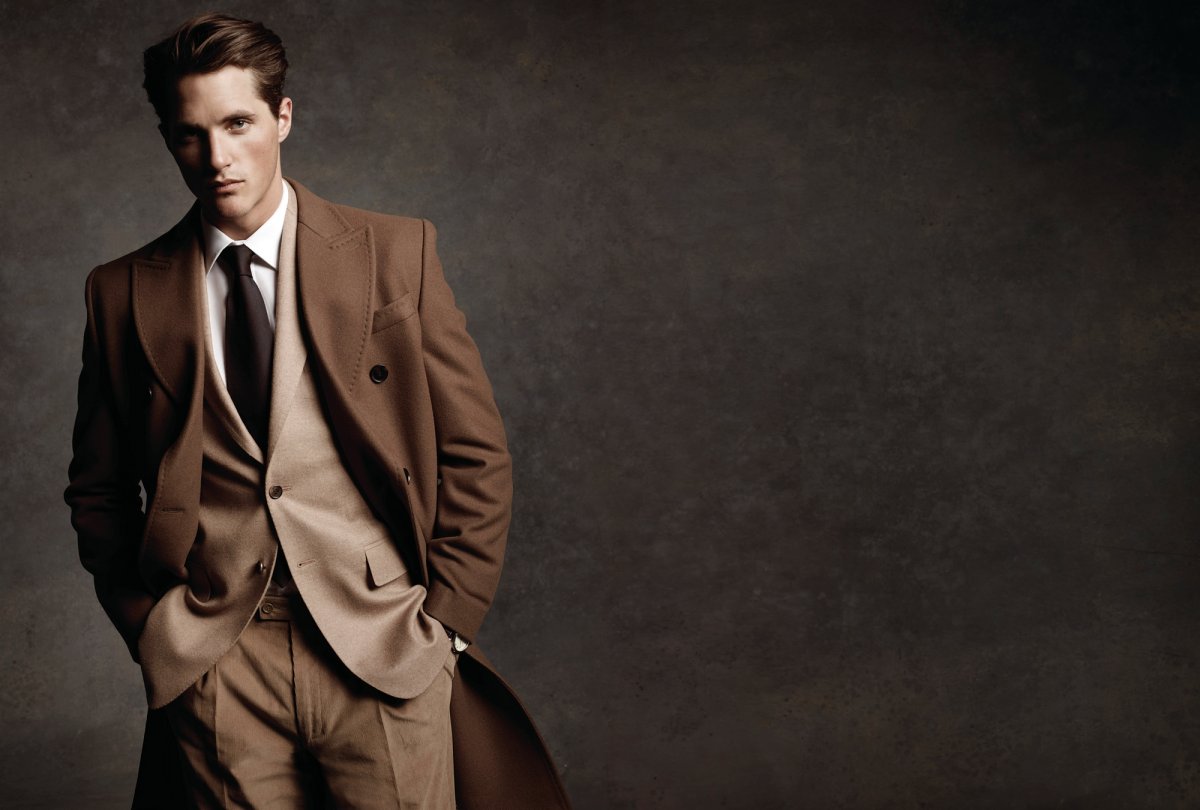 Мужчина в костюме