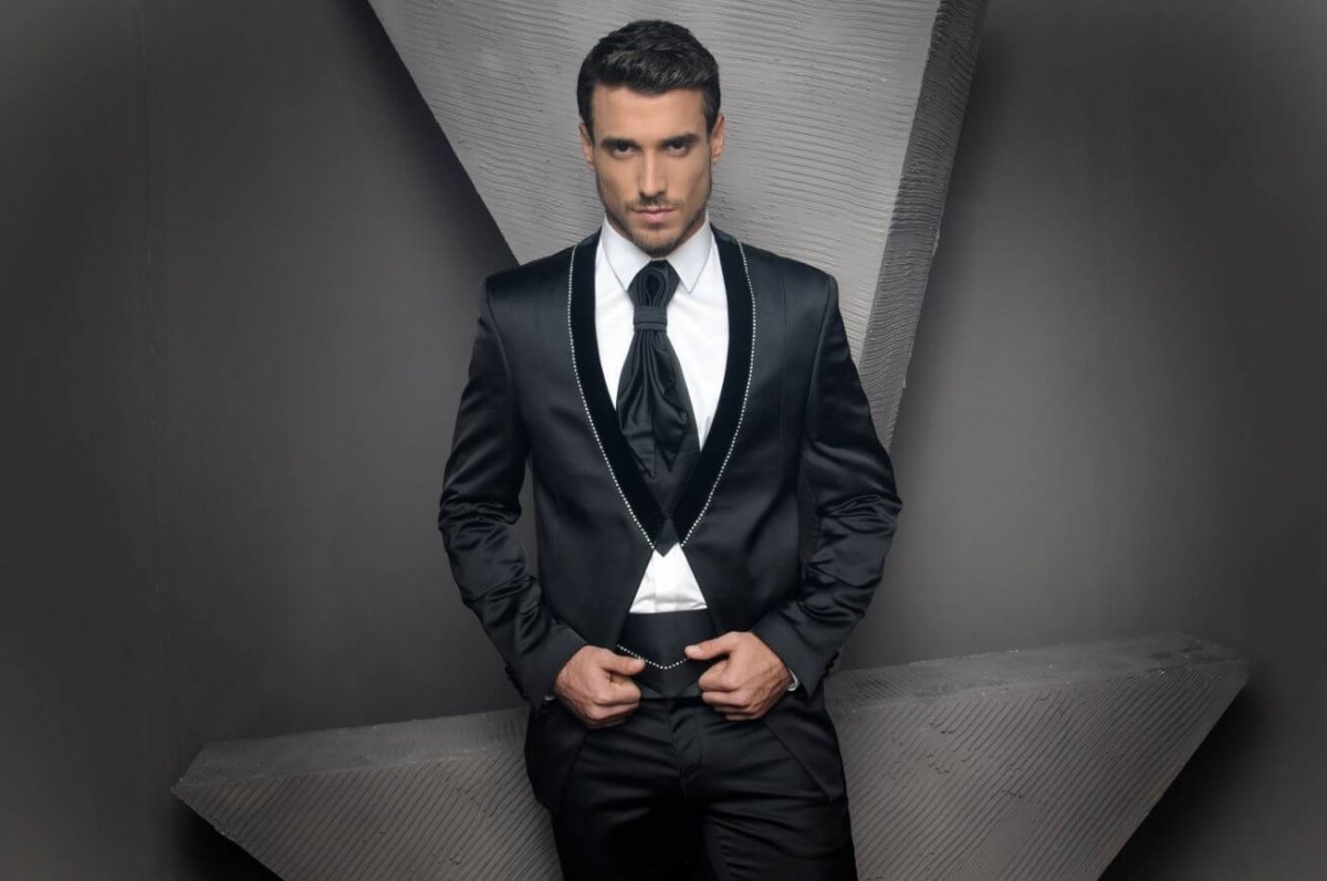 Мужчина в костюме