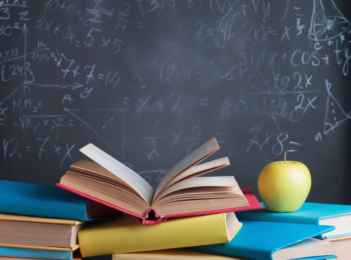 Письменный стол писателя