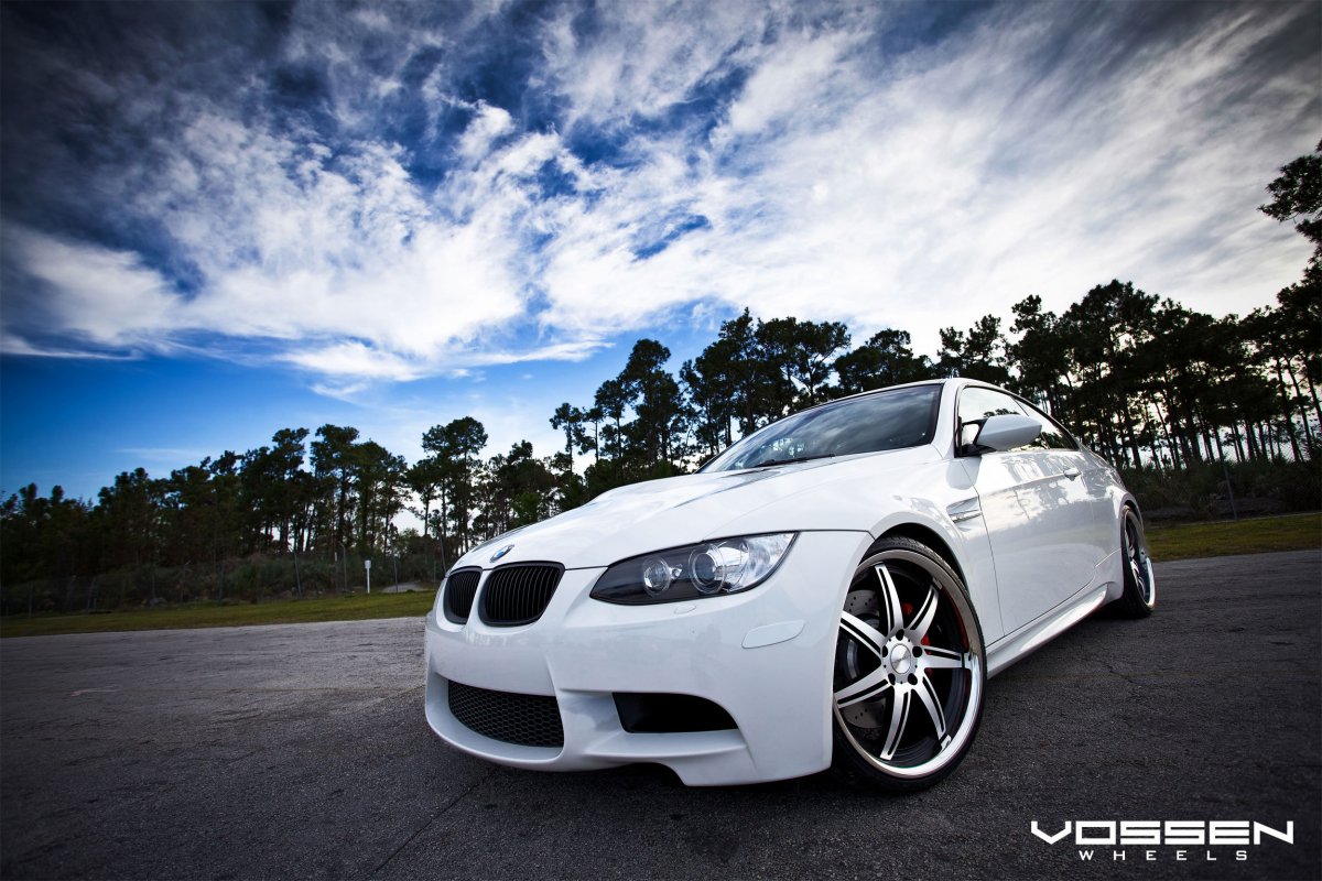 Белые красивые машины BMW