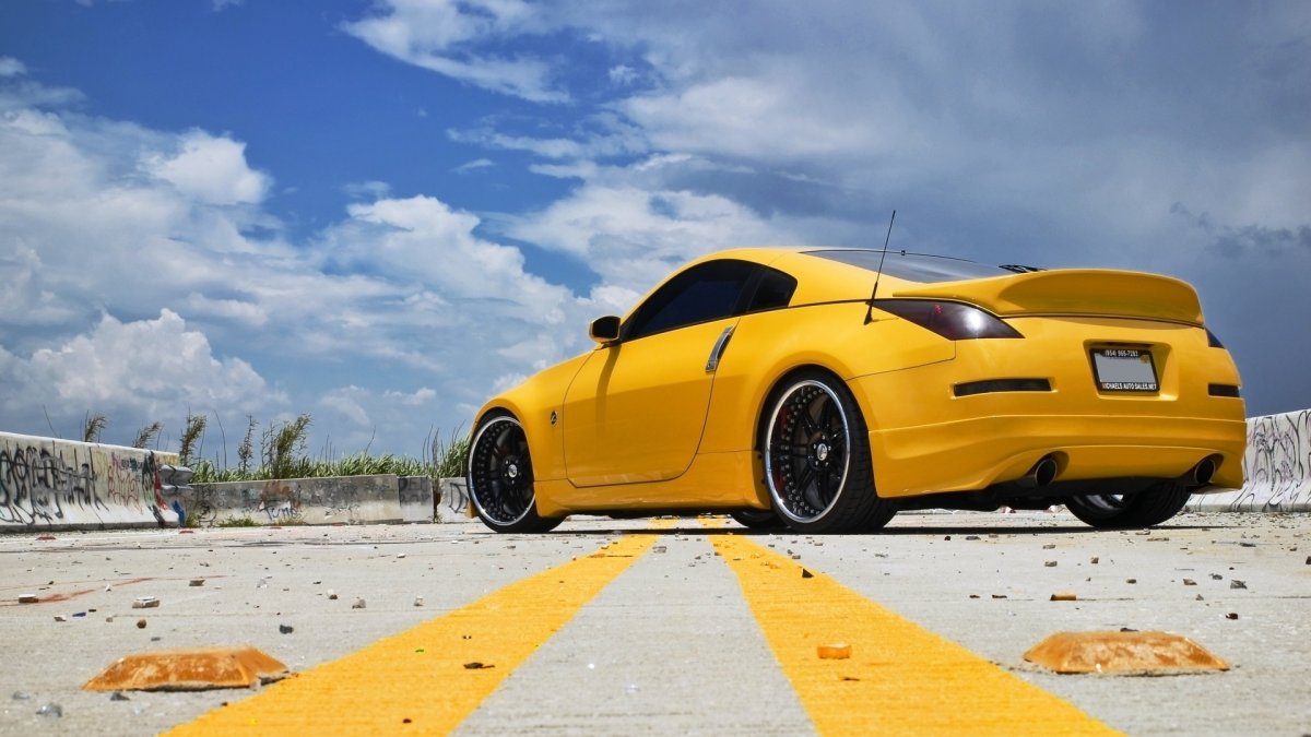 Nissan 350z Yellow