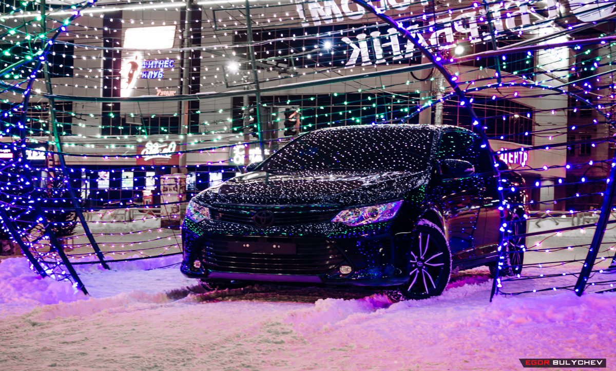 Новогодняя Camry