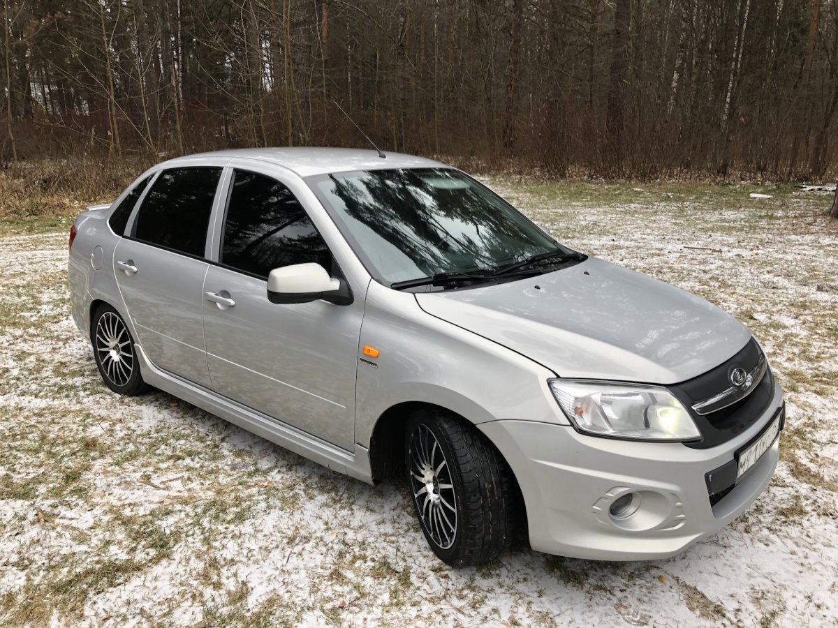 Лада Гранта спорт серебристая