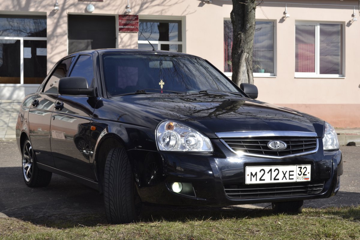 Lada Priora седан черный