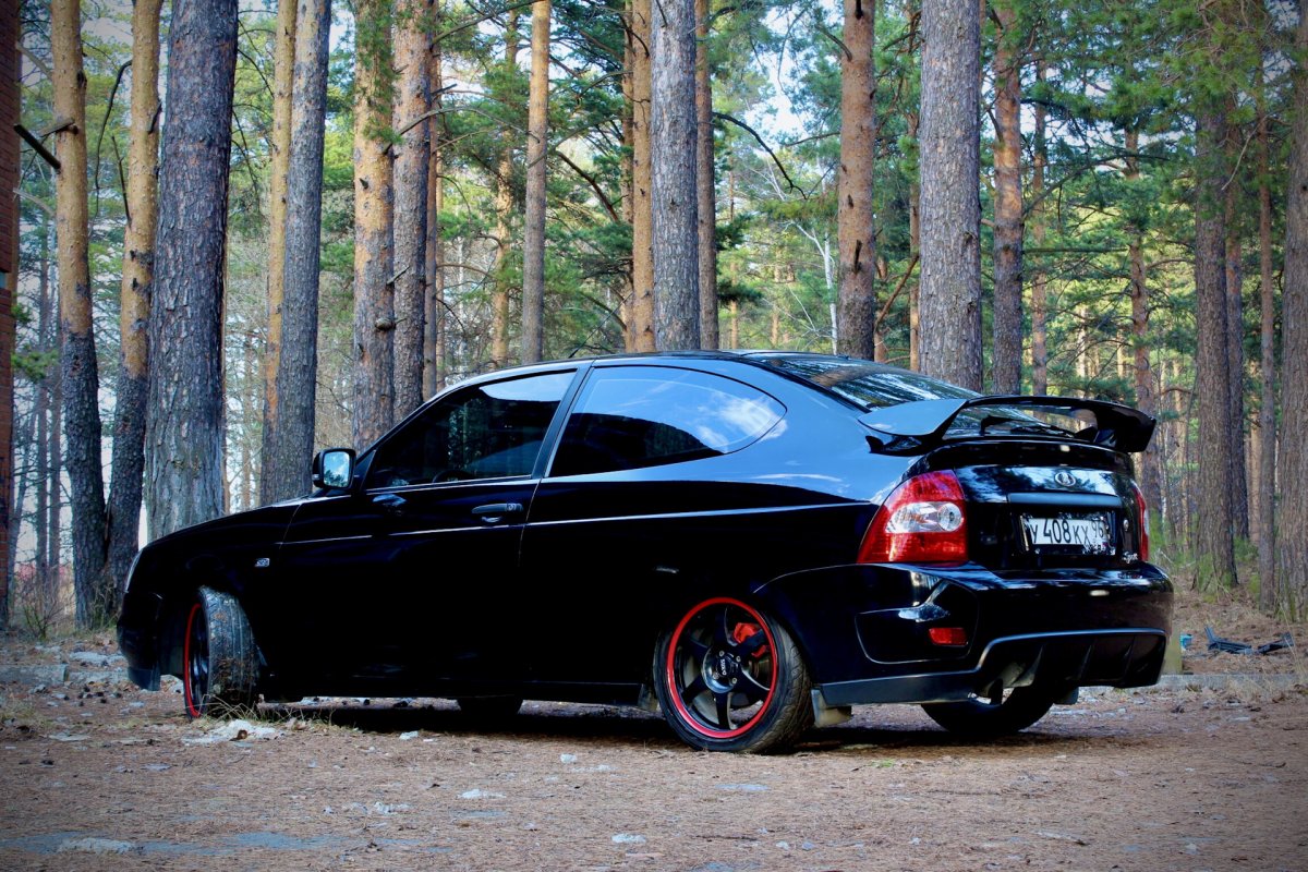 Лада Приора черная