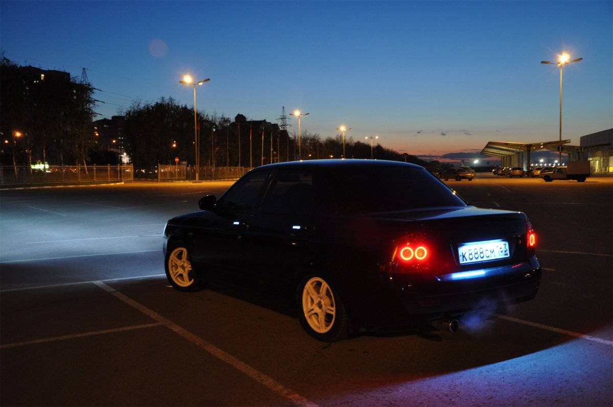 Лада Приора черная