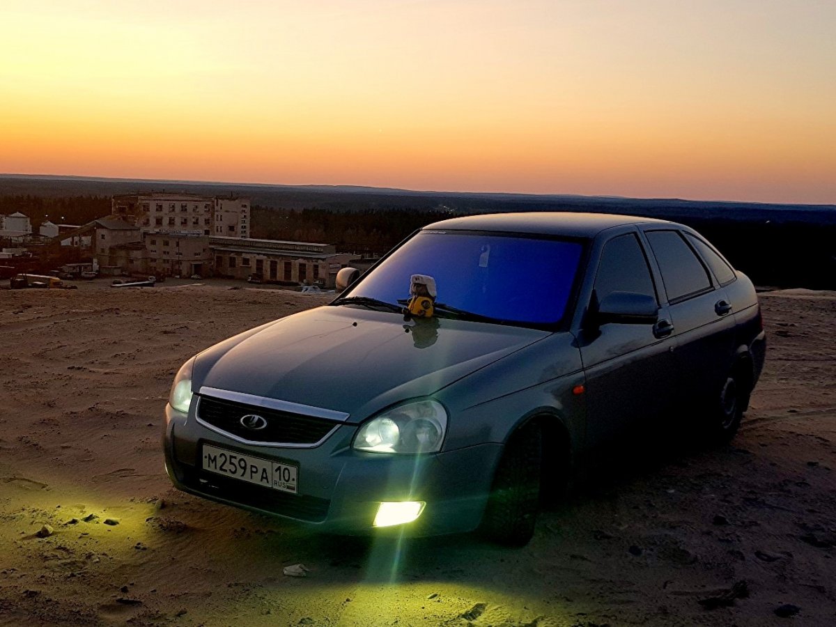 Черная Приора седан