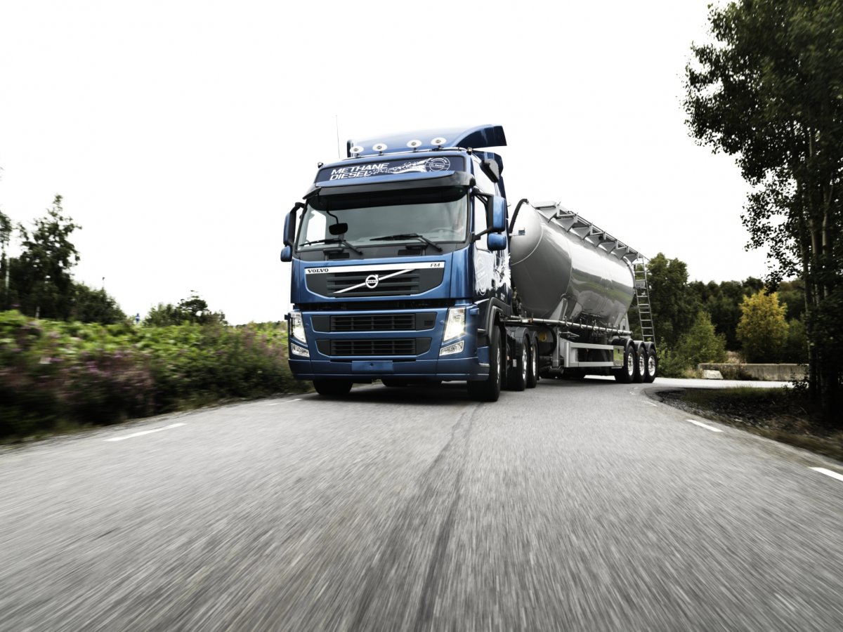 Вольво FH 16 фура дороги