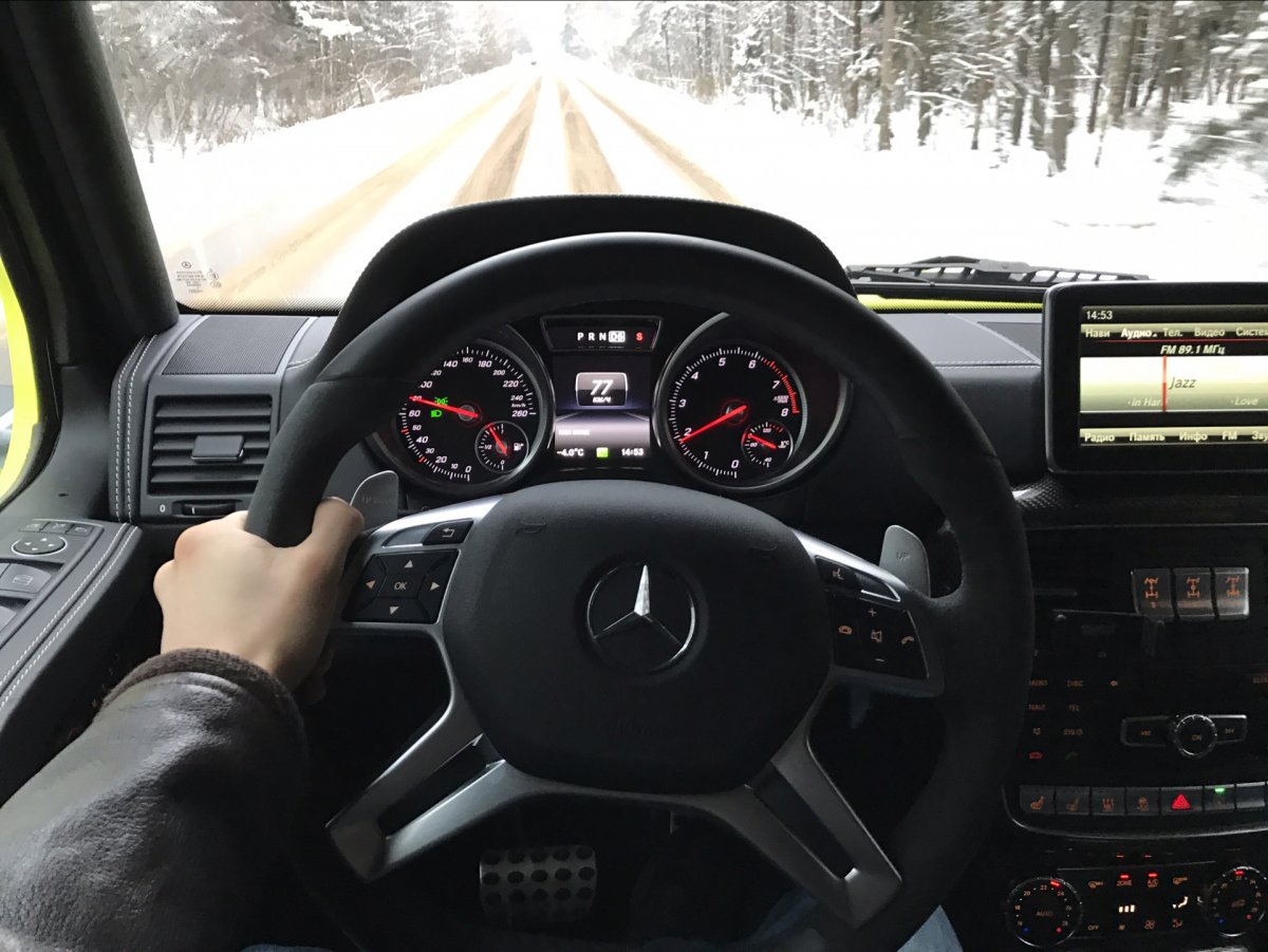 Салон машины от первого лица