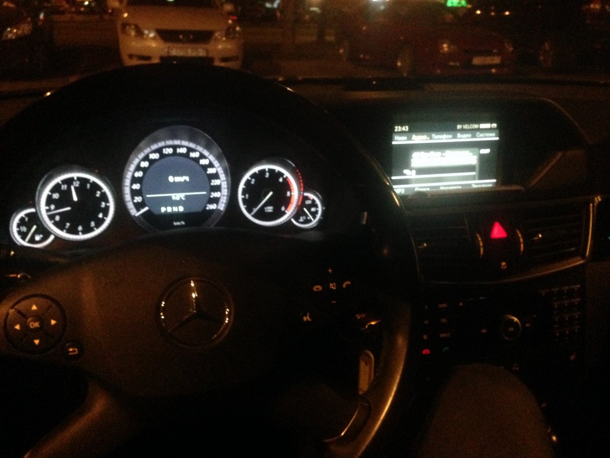 Ночью зимой за рулем Mercedes w203