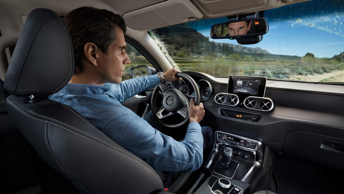 Мерседес для девушки