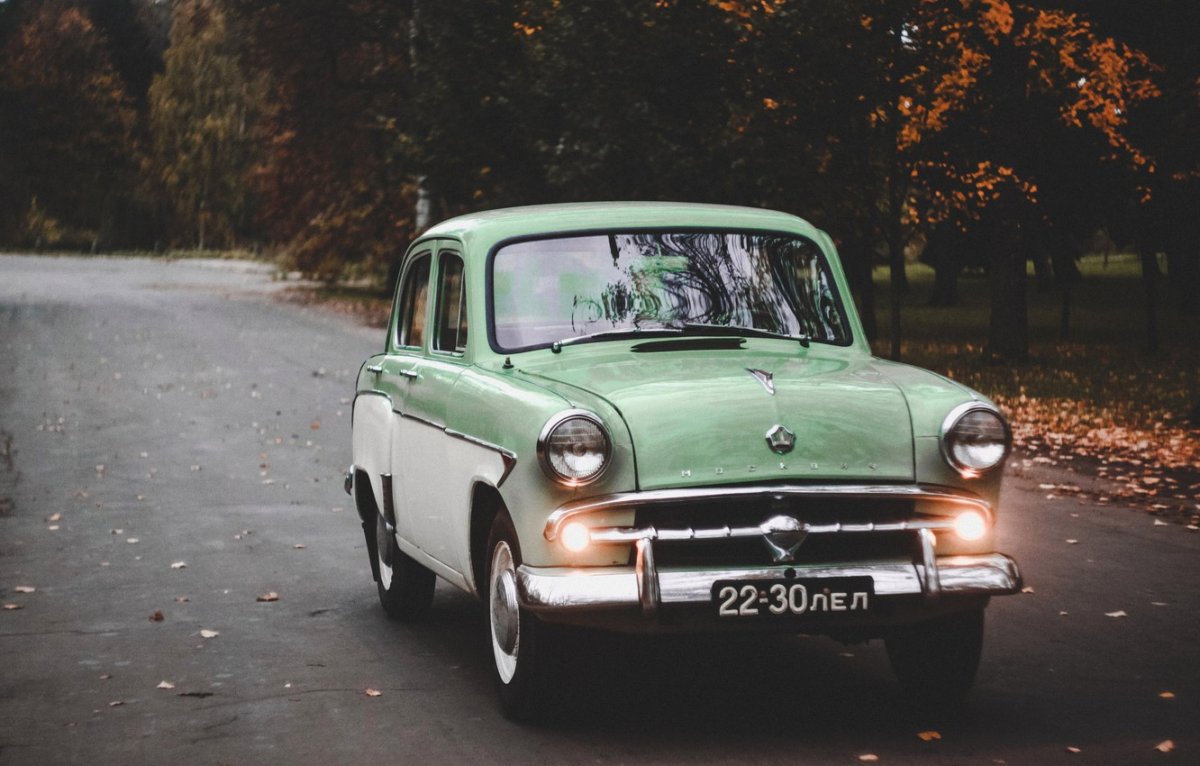 Автомобиль Москвич 403 407