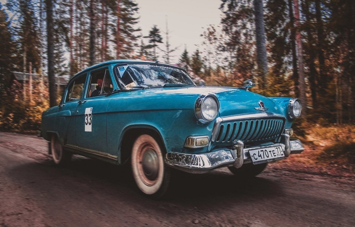 Ретро автомобиль ГАЗ 21 Волга