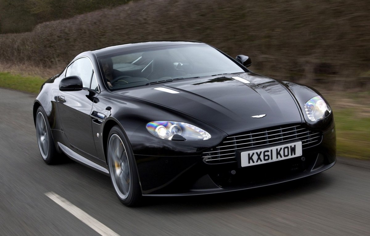 Aston Martin 2012 v8 Vantage s