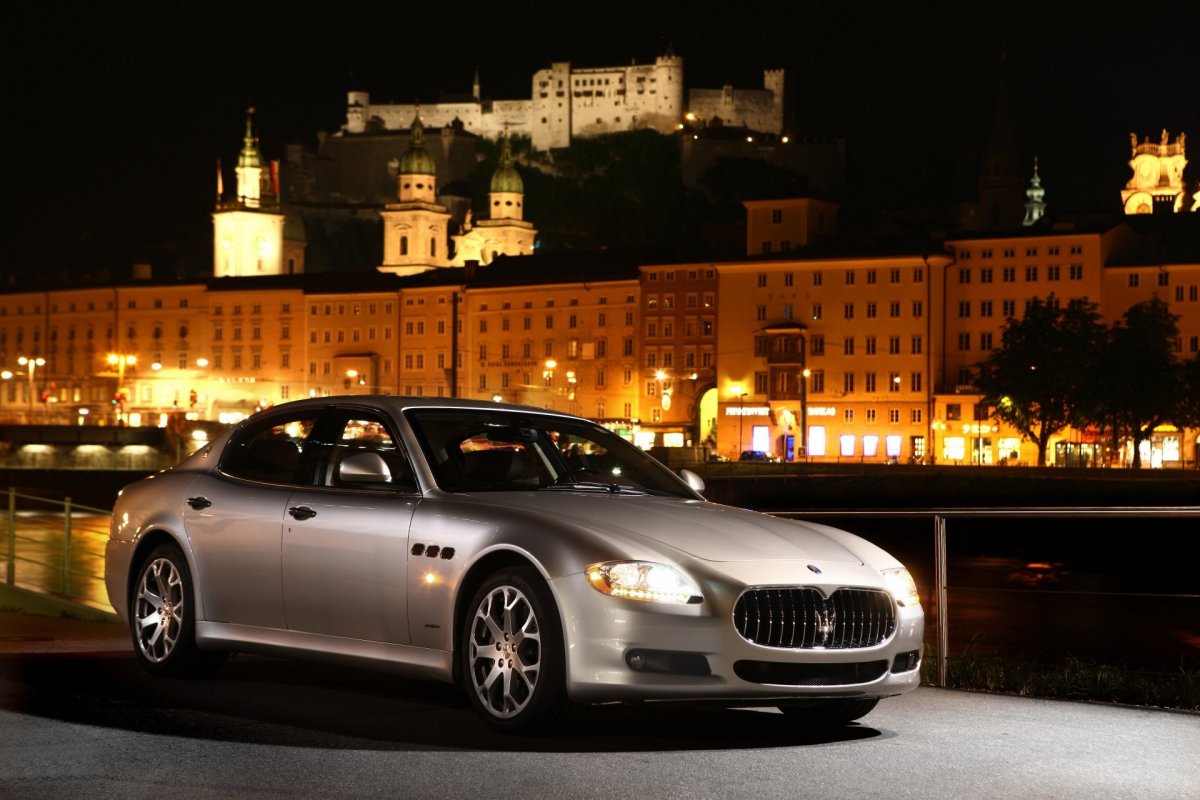 Maserati Quattroporte универсал