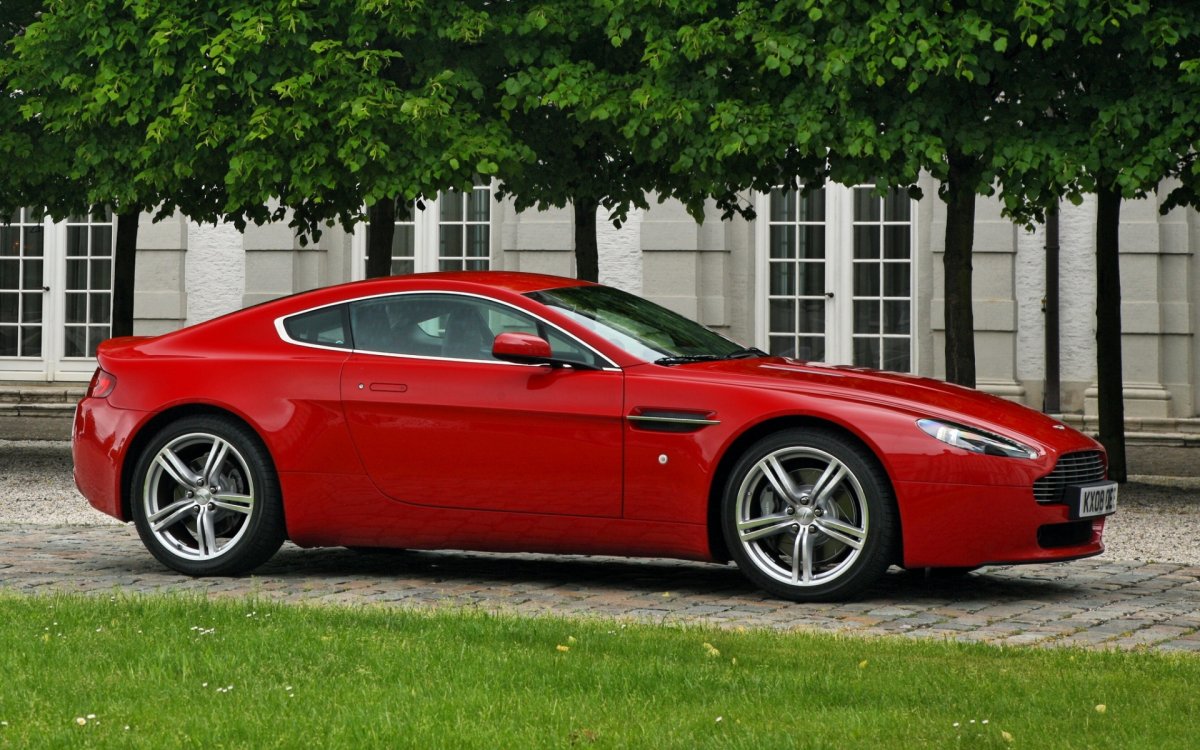 Aston Martin v8 Vantage 2008
