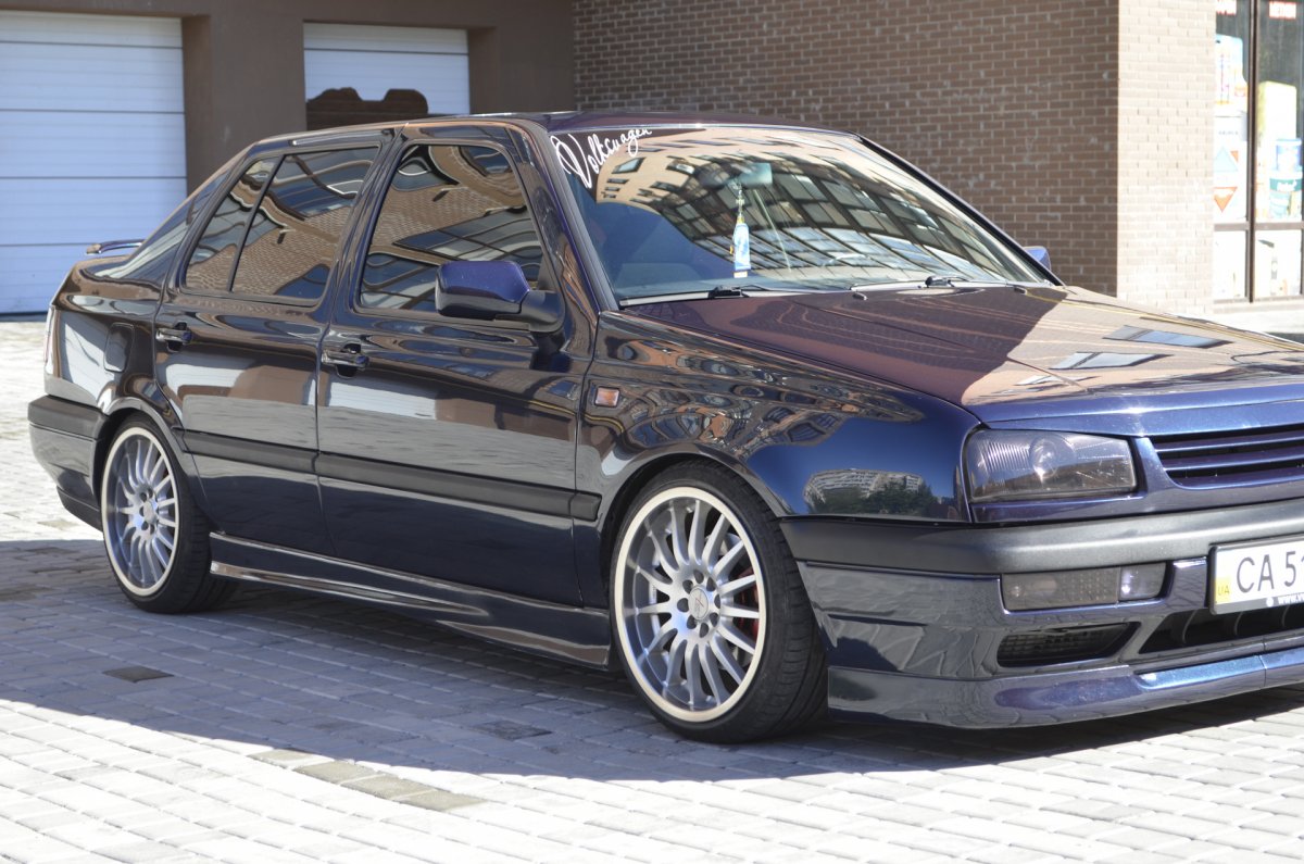 VW Vento r17