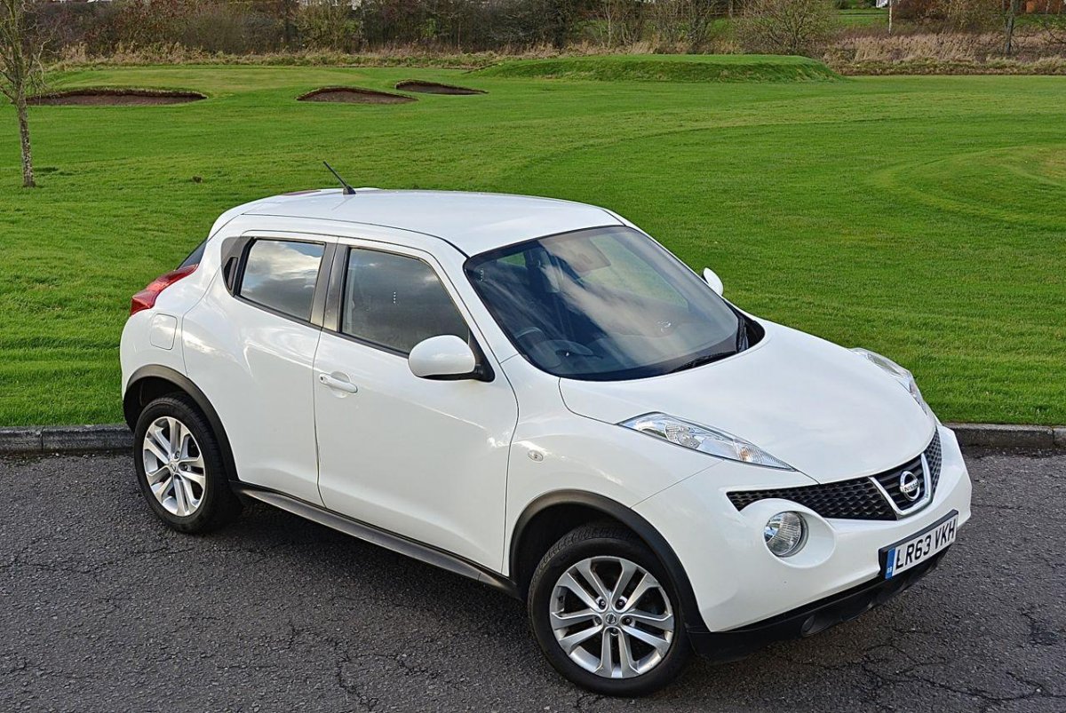 Ниссан Джук 2011 белый