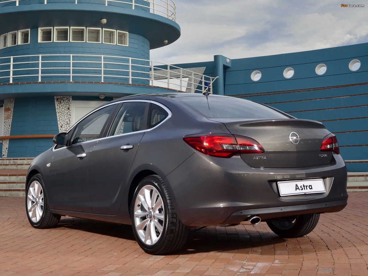 Опель Астра седан 2013