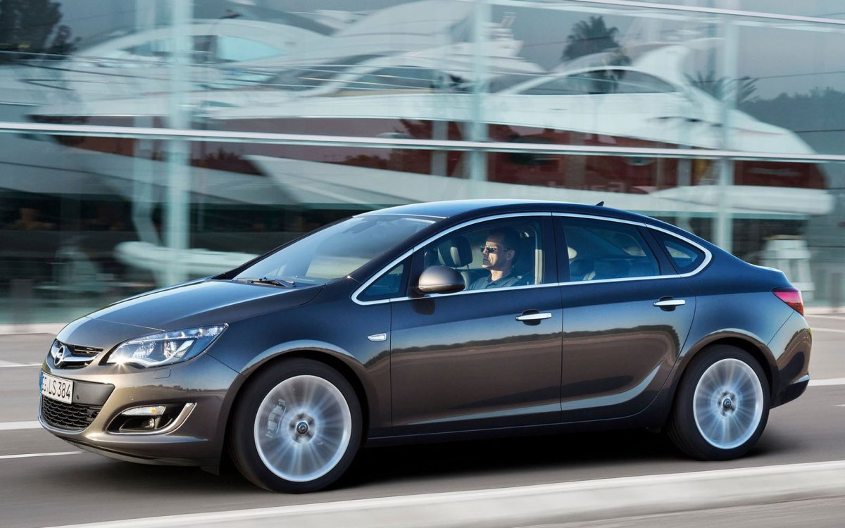 Opel Astra sedan 2020