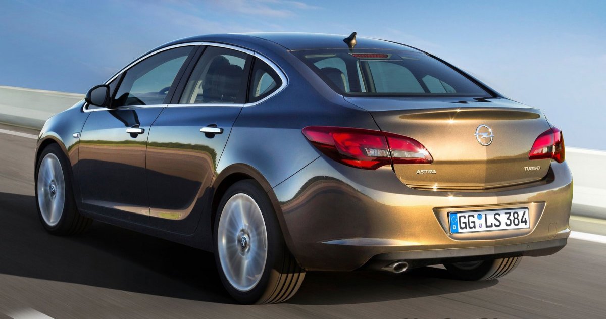 Опель Астра j 2010 хэтчбек