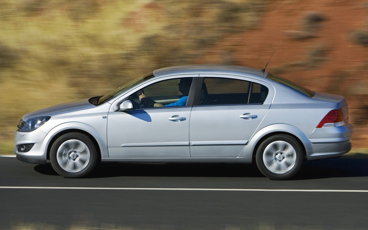Opel Astra 2005 седан