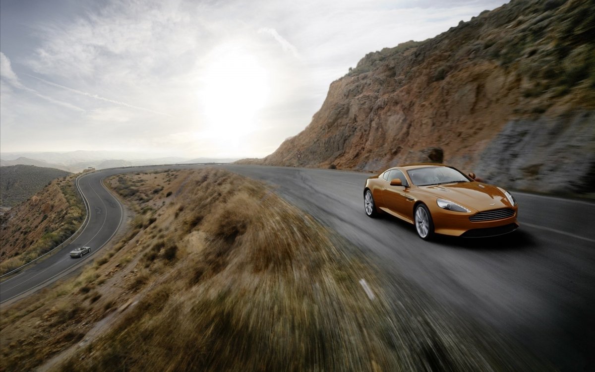 Aston Martin 1366х768
