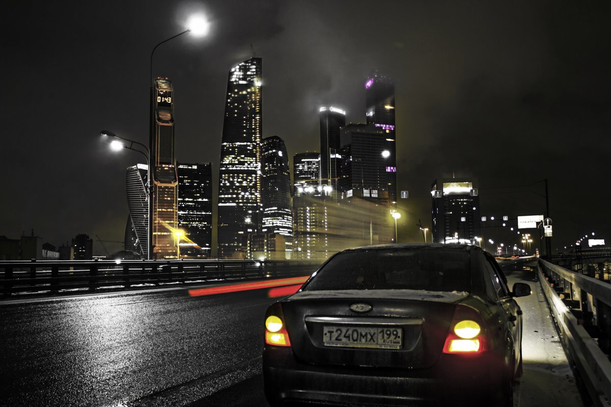 Ночной город вид из машины