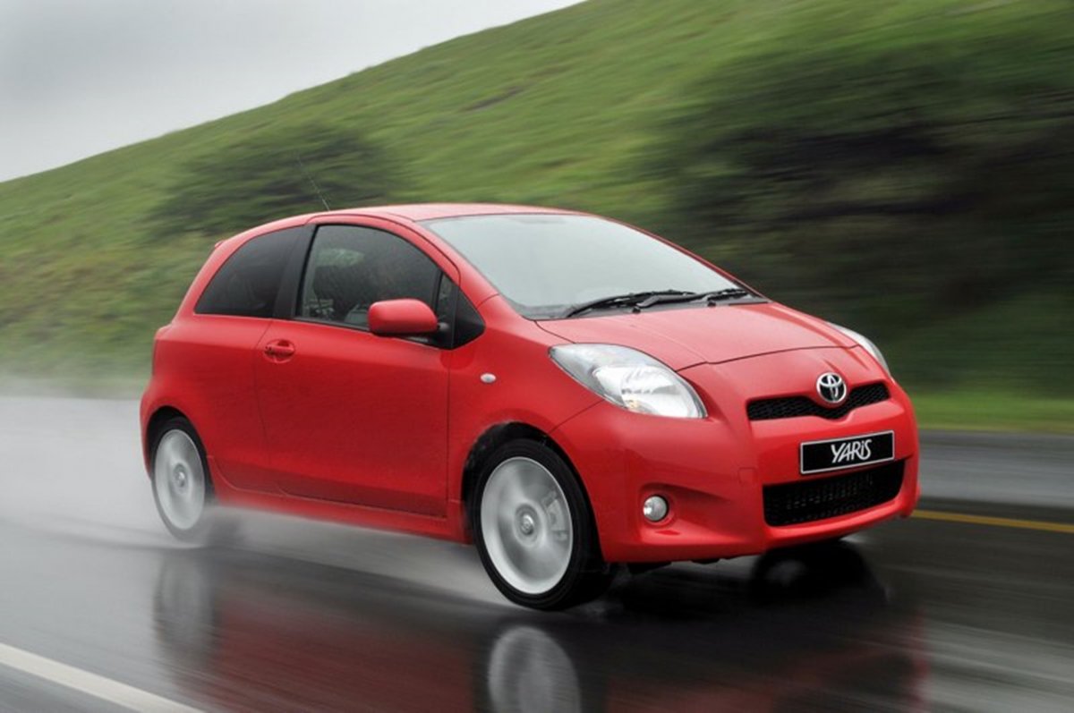Тойота Ярис