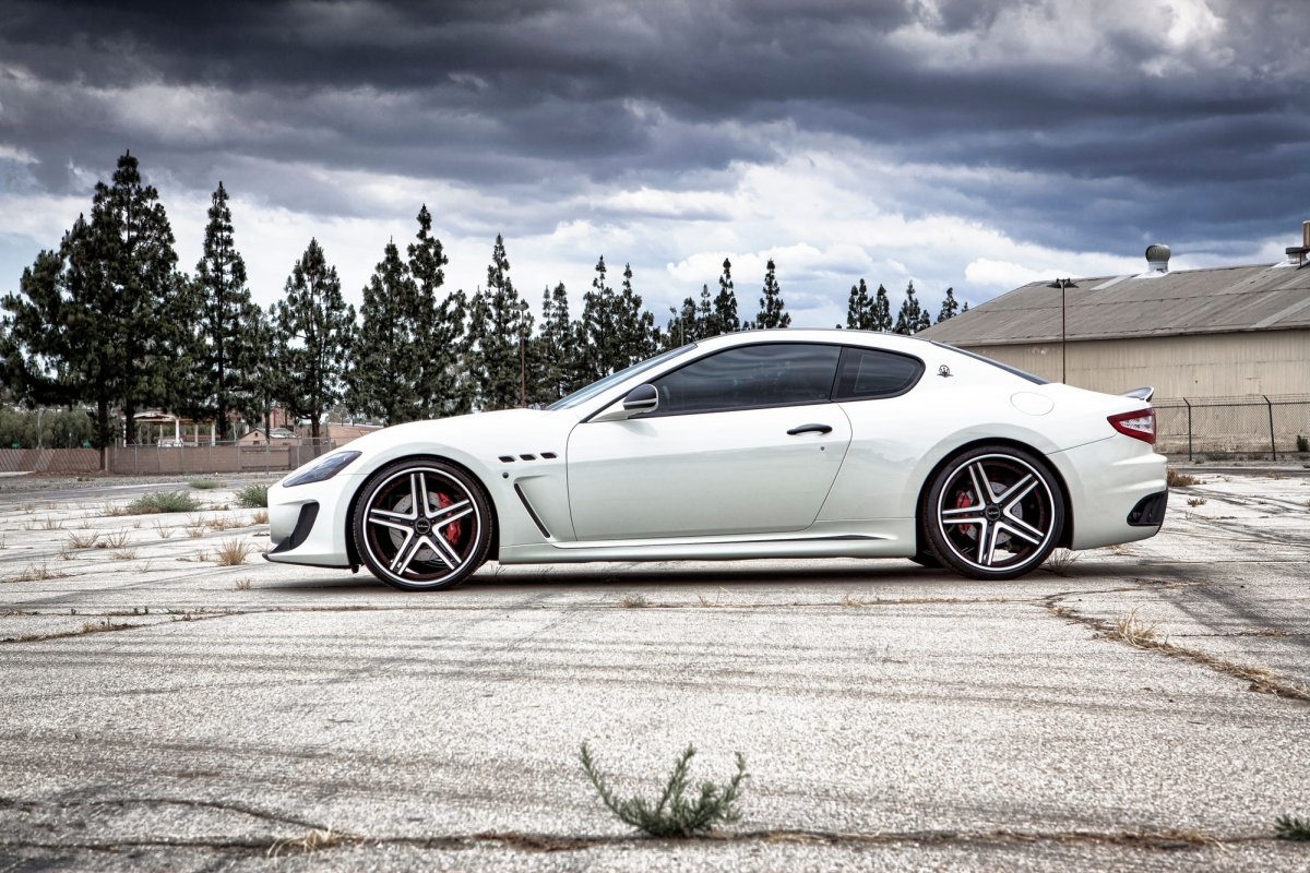 Мазерати белая