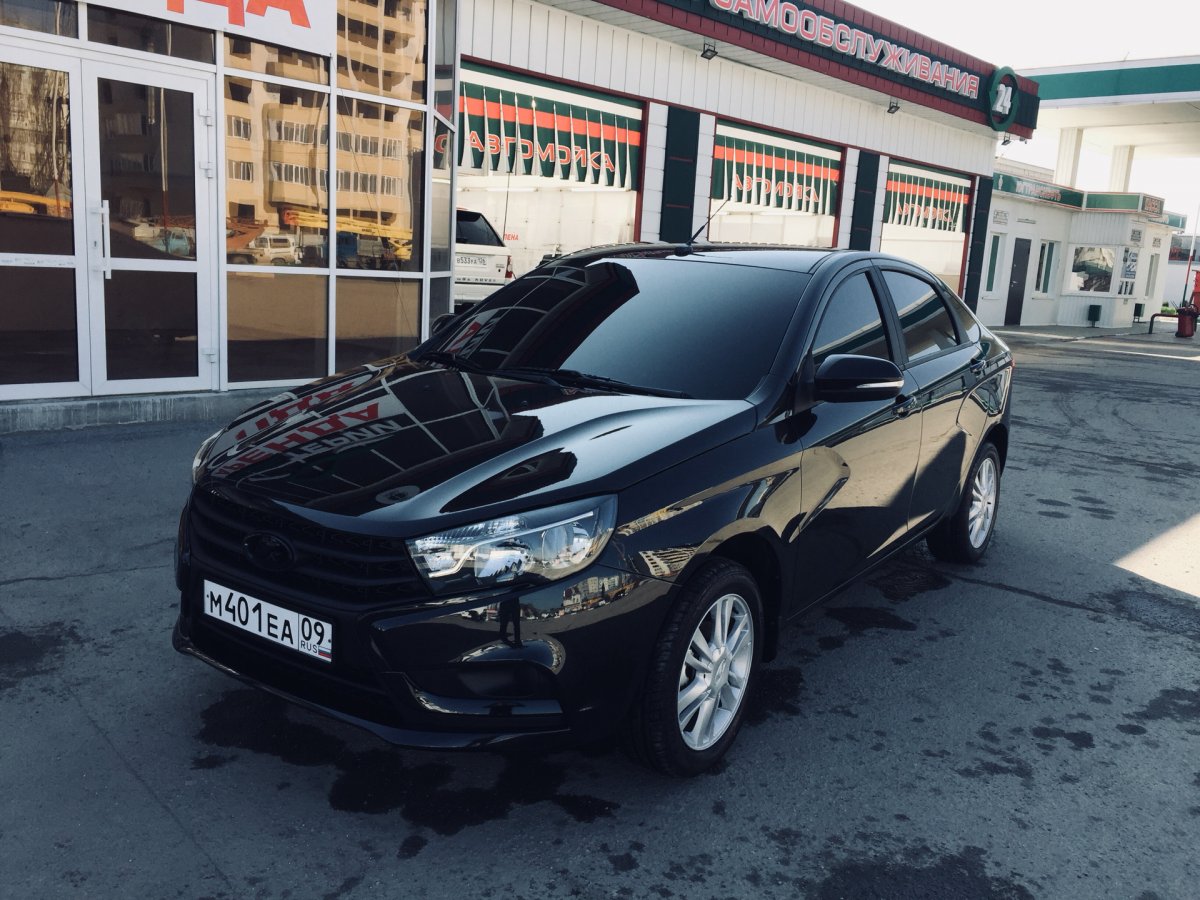 Лада Веста чёрная тонированая