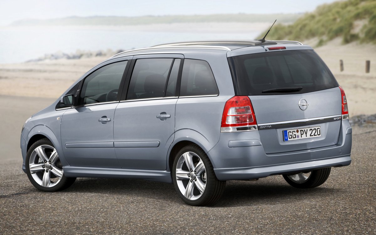 Опель 1.8 Zafira 2008