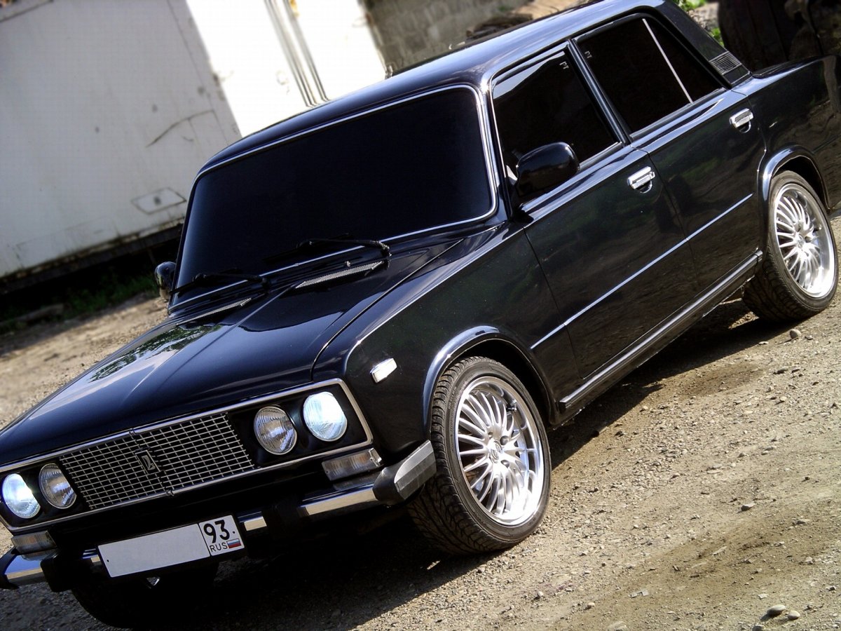 ВАЗ 2106 чёрная тонированная